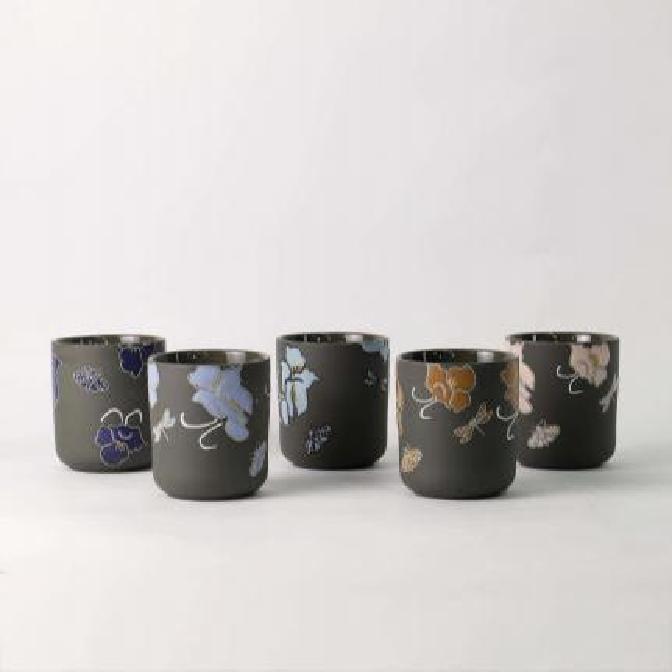 Cur haec unica manu-picta floralis candelabri novus Instagram ventus factus est? Cur haec unica manu-picta floralis candelabri novus Instagram ventus factus est?